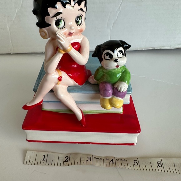 Betty Boop & Bimbo porcelain music box Motion SINGING ON TOP OF BOOKS WORKS NICE - Picture 11 of 11